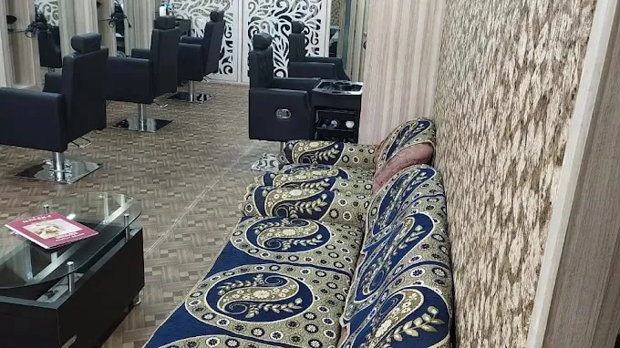 Unique L'oreal professional family salon in Jamshedpur