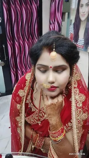 Looks & Locks in Jamshedpur