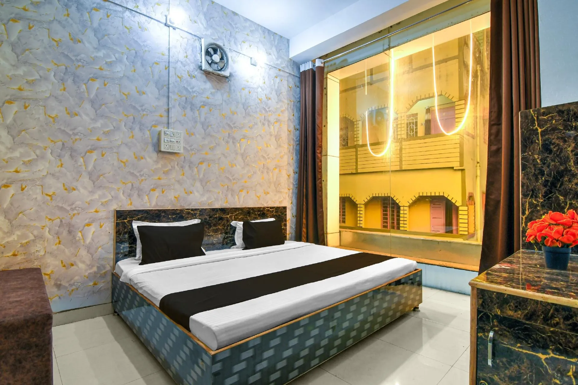 HM HOTEL & RESTAURANT in Dhanbad